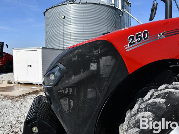 2021-case-ih-magnum-250-image-13