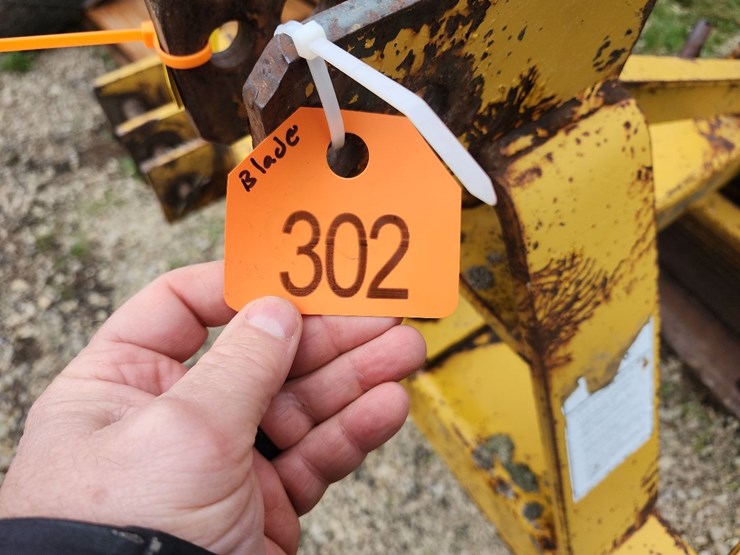 tag-#302,-blade-image-2