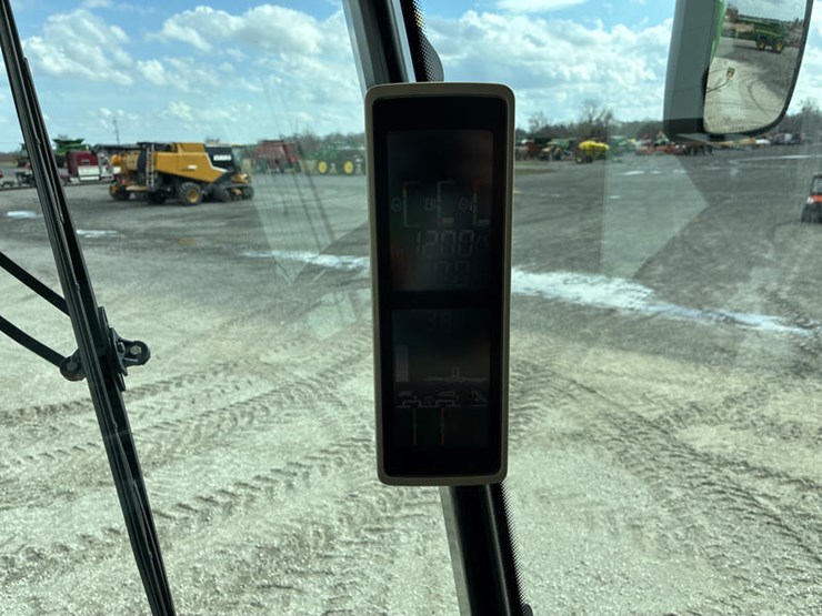 2013-john-deere-s680-image-101