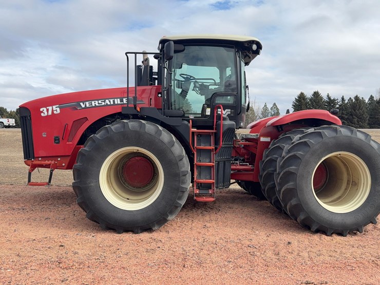 2017-versatile-375-tractor-image-6