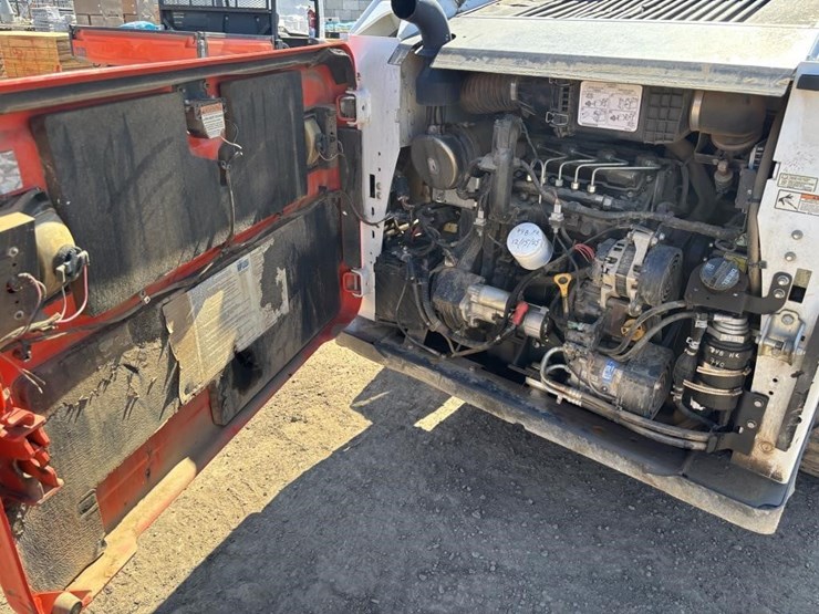 2018-bobcat-s550-image-36