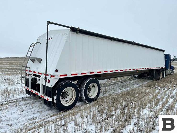 2007-neville-trailer-image-5