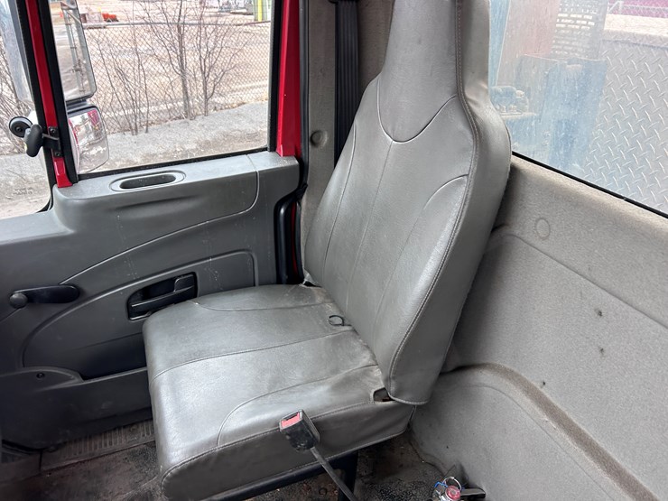 #1690-•-2013-international-7500-6x4-hydro-excavation-truck-image-53