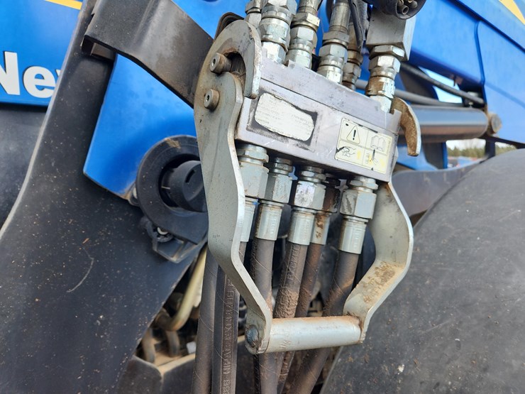 2010-new-holland-t7050-image-45