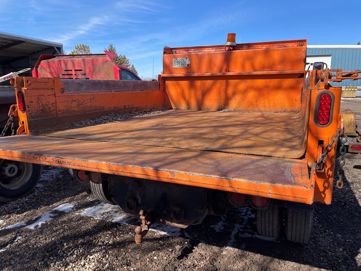 2003-chevrolet-3500-image-25