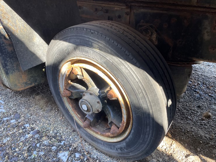 1993-mack-dm690s-image-33