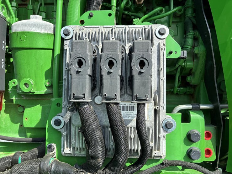 2022-john-deere-600r-image-67