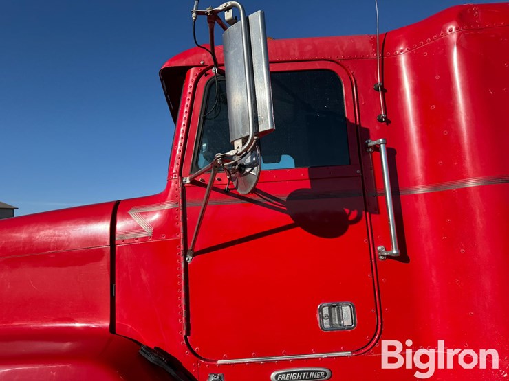 1997-freightliner-fld120-image-15