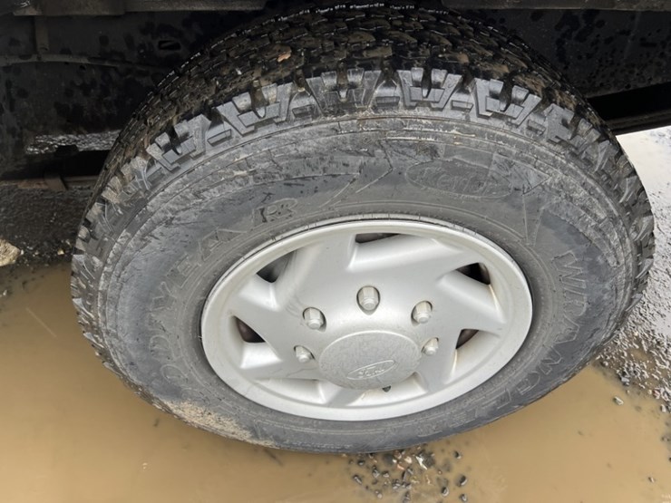 2008-ford-e350-image-17