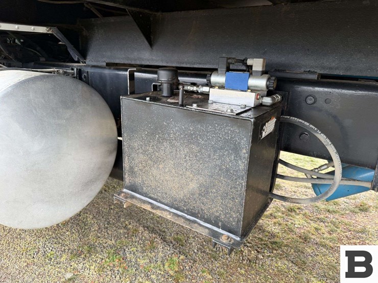 2001-international-9200-image-29