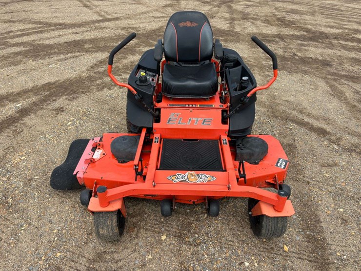 badboy-zt-elite-60"-zero-turn-mower-image-5