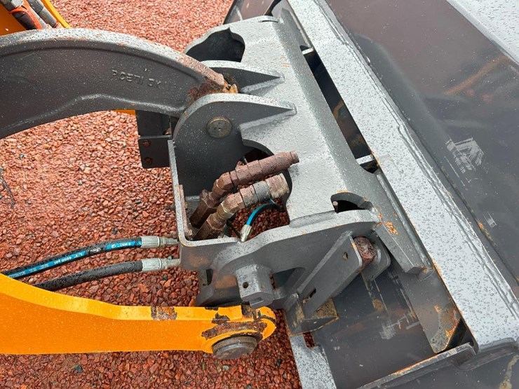 2022-case-221f-image-32