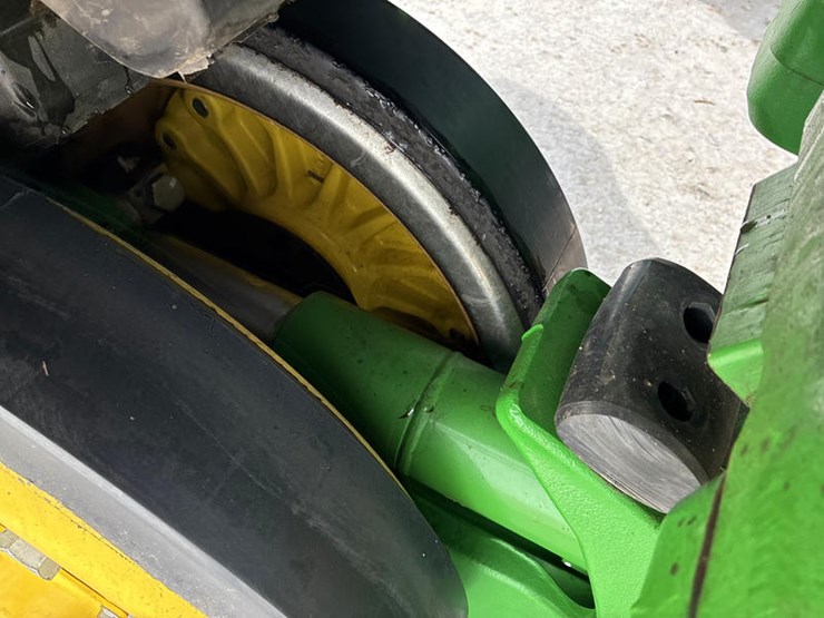 2024-john-deere-8rx-410-image-36