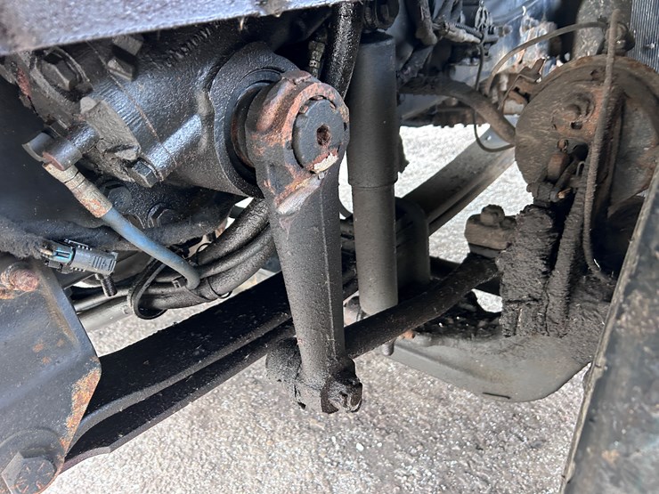 international-7400-image-31