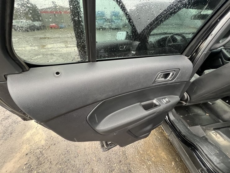 2018-ford-explorer-image-21