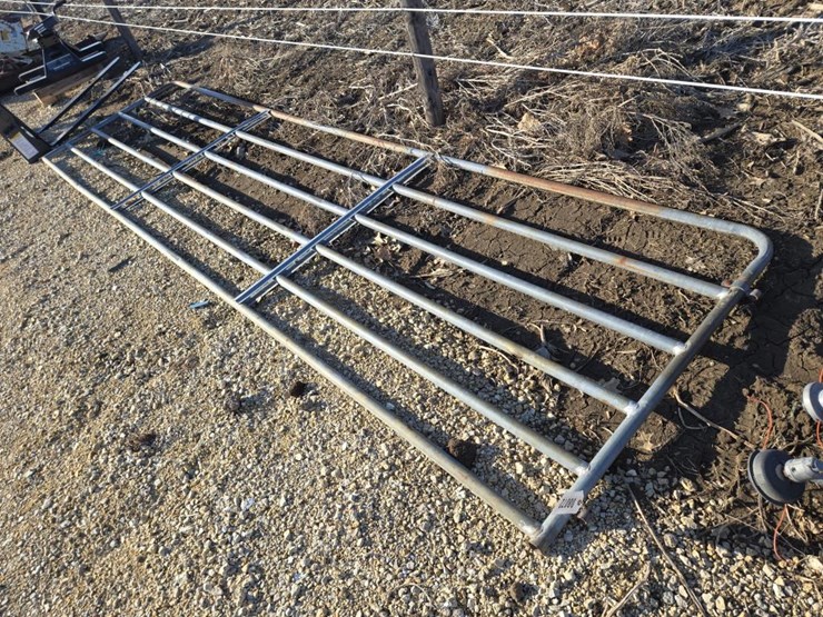 #8072-•-16'-pipe-gate-image-1