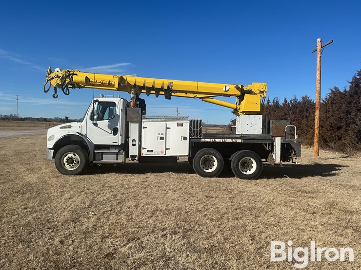 2009-freightliner-m2-106-image-8