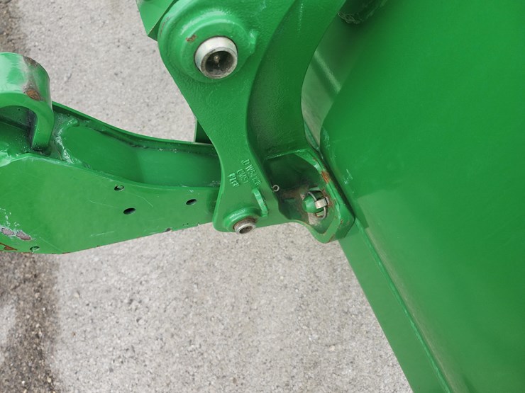 2011-john-deere-5045e-image-16