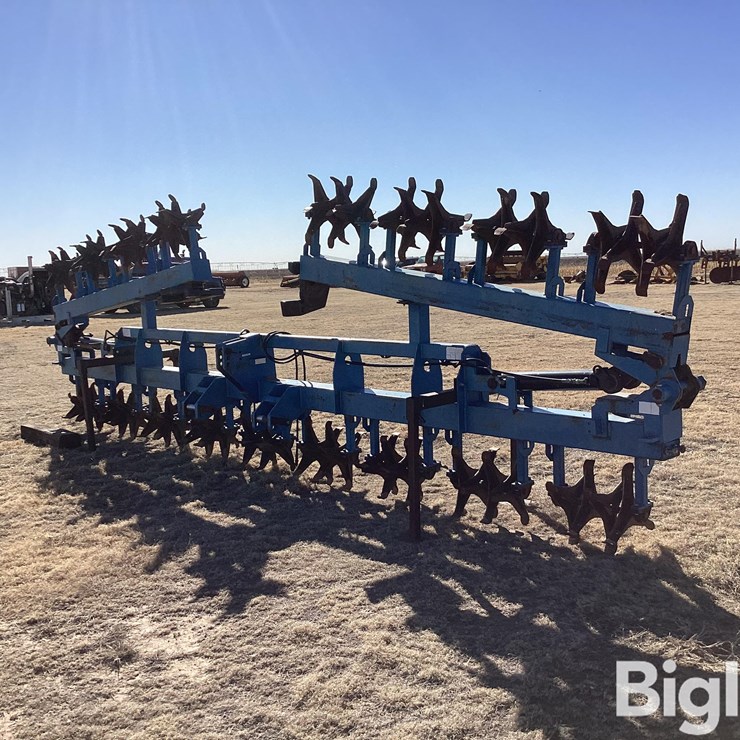 Sam Stevens 43’ Sand Fighter