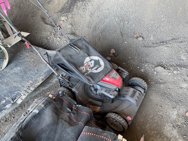 #6016-•-troy-bilt-tb400xp-4x4-push-lawn-mower-image-2