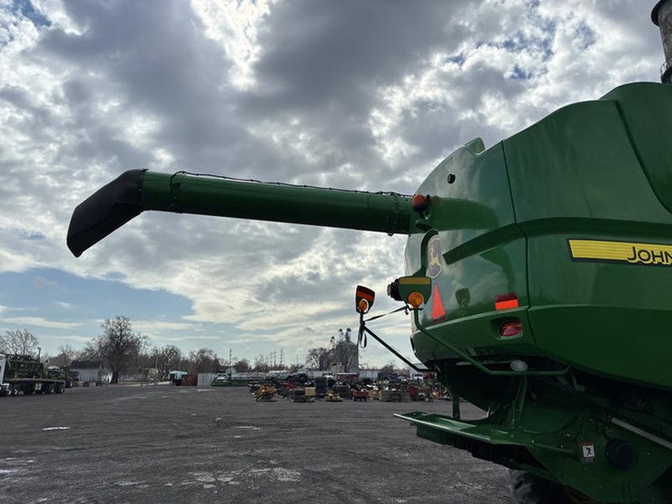 2014-john-deere-s680-image-21