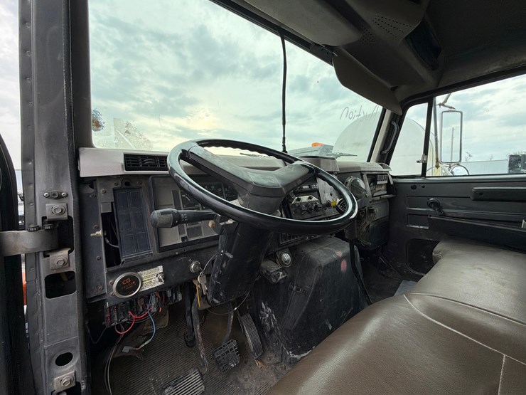 1996-international-4700-image-6