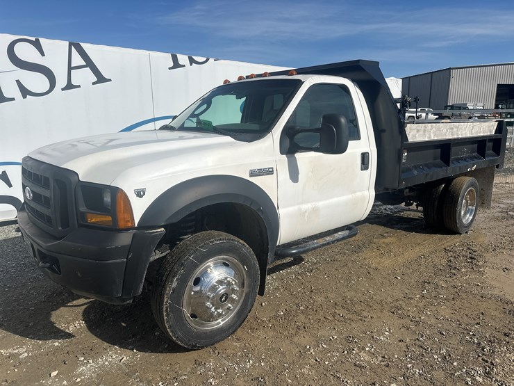 2005-ford-f550-image-1