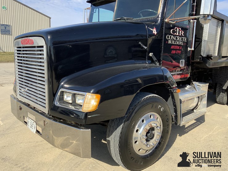 1995-freightliner-fld112-image-9