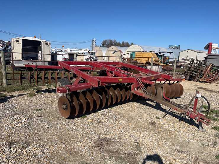 case-ih-3800-image-1