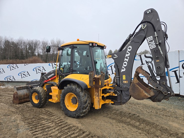 2012-volvo-bl70b-image-3