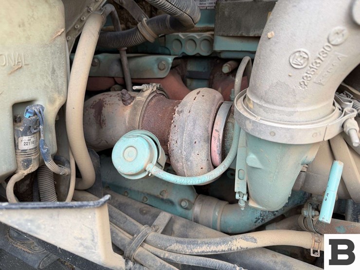 2001-international-9200-image-9