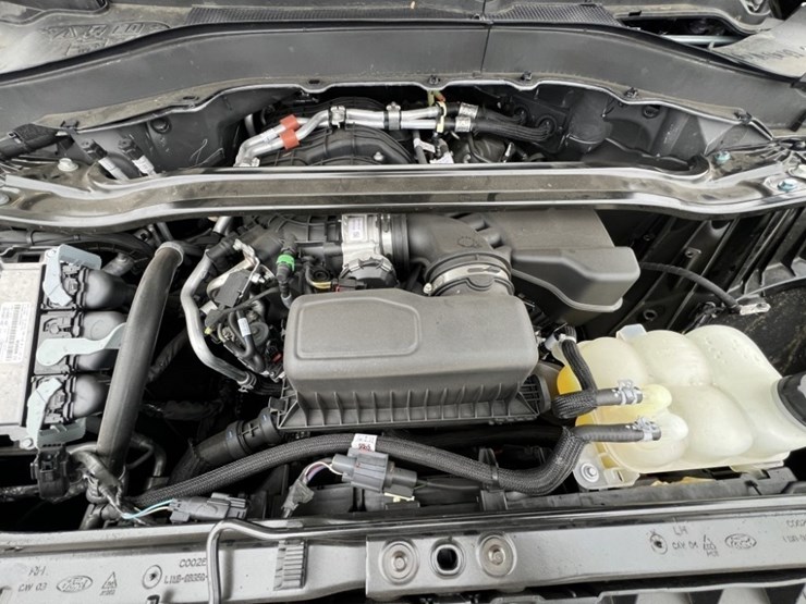 2023-ford-explorer-image-12