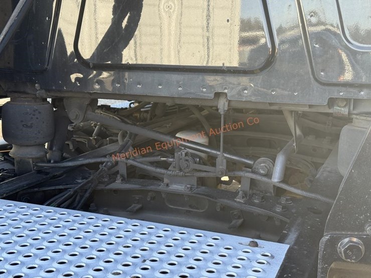 2017-international-prostar-image-12