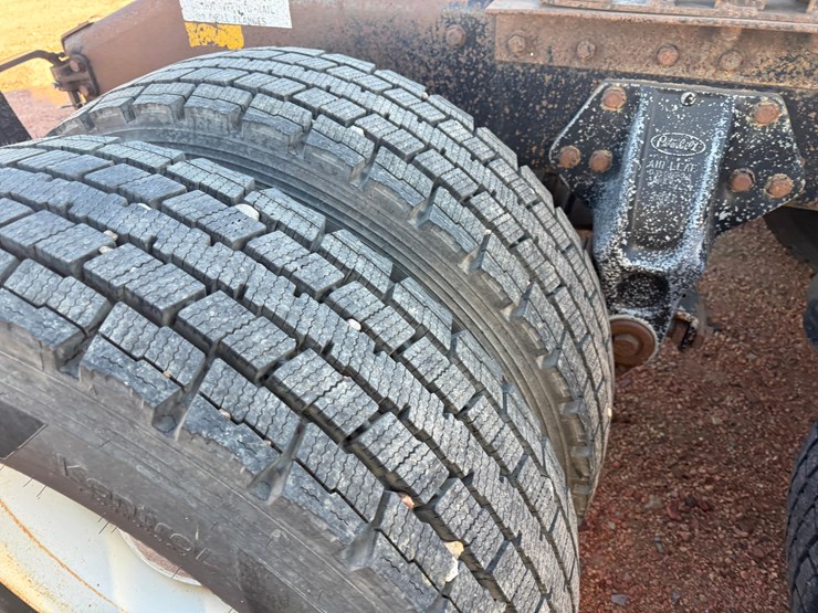 1993-peterbilt-377-image-54