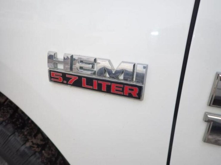 2015-dodge-ram-1500-image-7