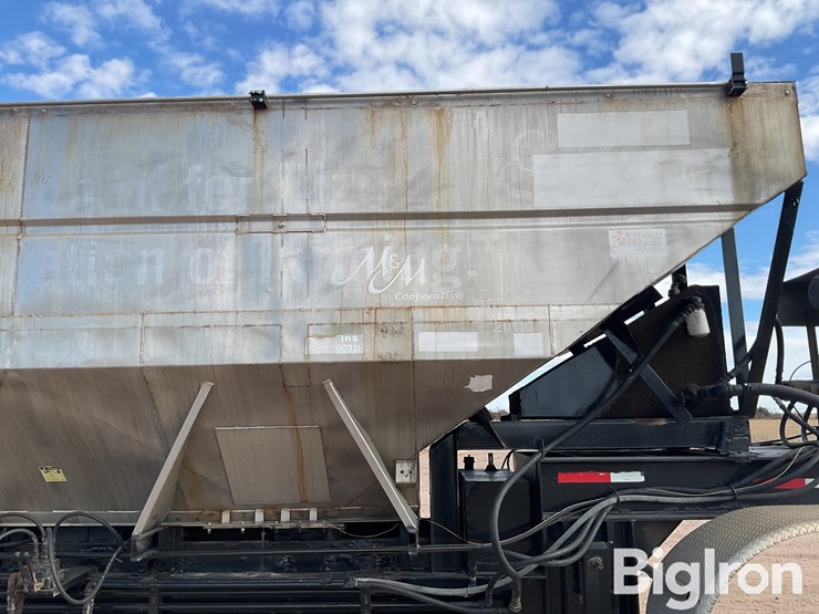 2001-magnolia-trailer-image-14