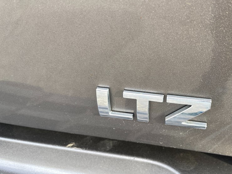 2012-chevrolet-3500hd-image-22