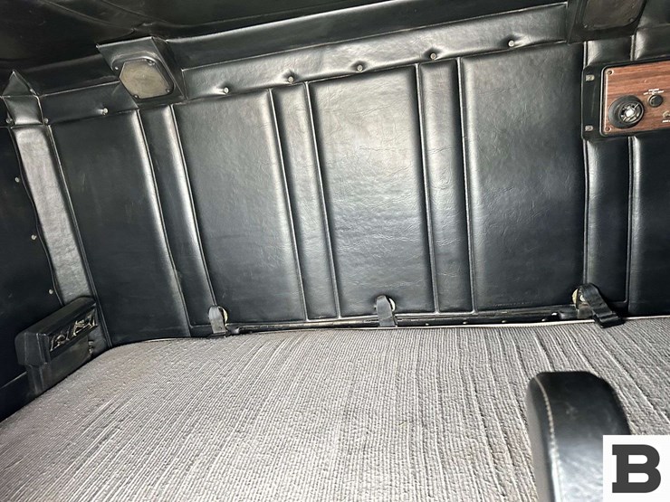 1999-freightliner-fld120-image-87