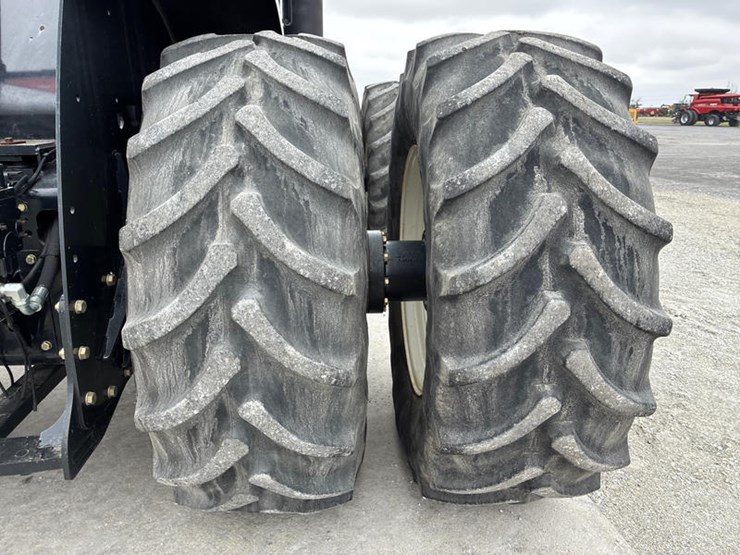 2013-new-holland-t9.505-image-52