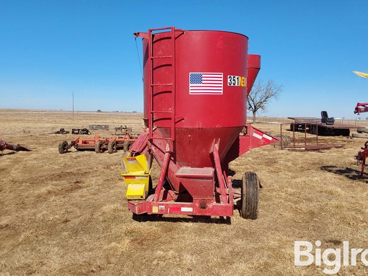 new-holland-351-image-5