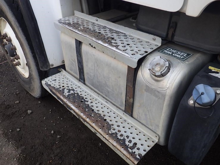 2016-freightliner-m2-15'-t/a-water-truck-image-22