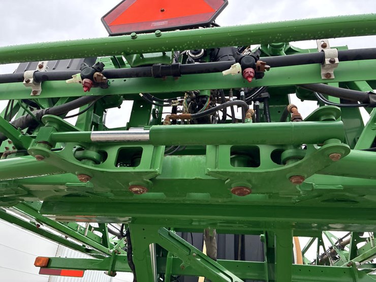 2015-john-deere-r4038-image-37