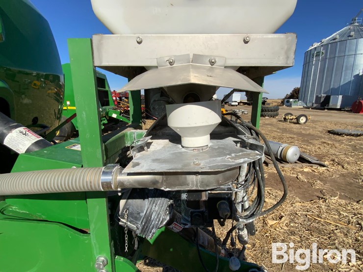 2016-john-deere-l340-image-17