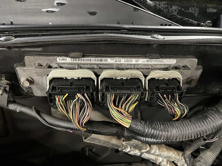 2011-ford-escape-image-46