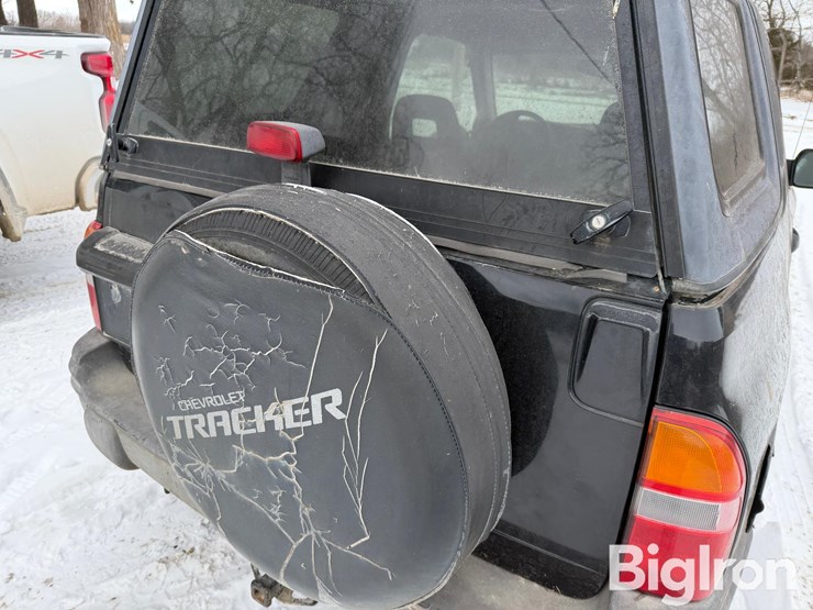 2003-chevrolet-tracker-image-14