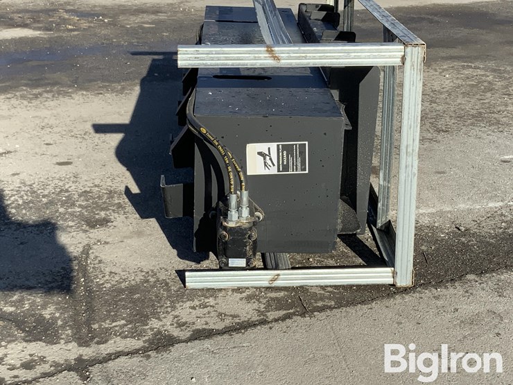 2025-massey-ferguson-730-image-8