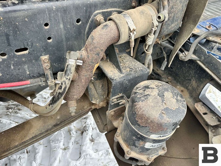 1999-freightliner-fld120-image-23