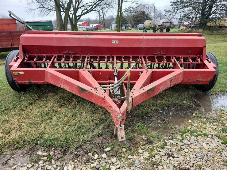 tag-#149,-ih-500-grain-drill-image-12