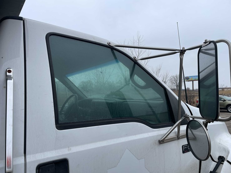 2006-ford-f650-xl-image-22