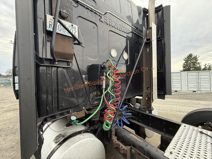 2017-international-prostar-image-35